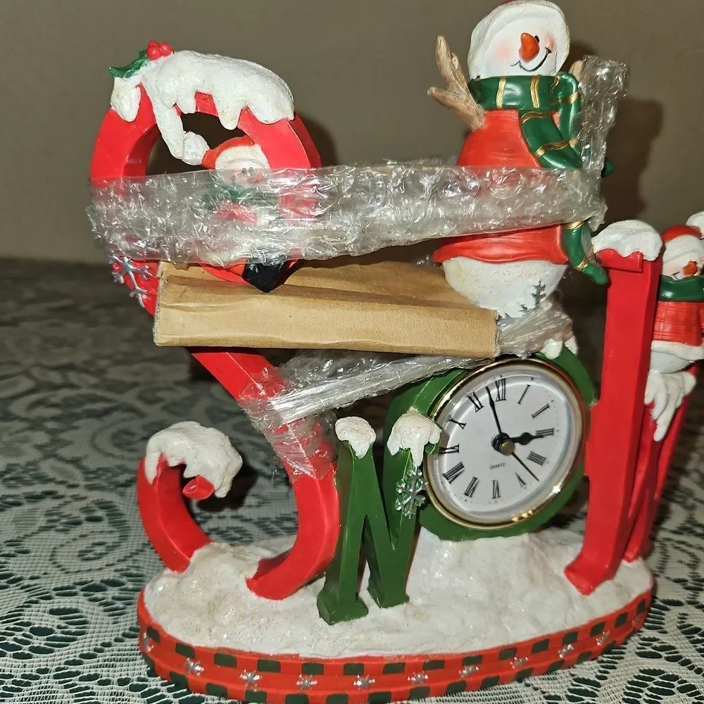 Snowy & Friends Holiday Time Snow Clock